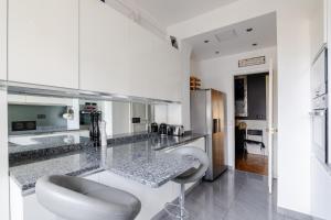 Veeve - Timeless Majesty