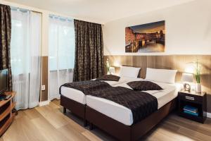 Double Room with Private External Bathroom room in Hotel Hanseat Hamburg