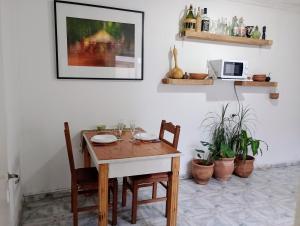 CASA PATRIA, con cochera, patio, parrilla