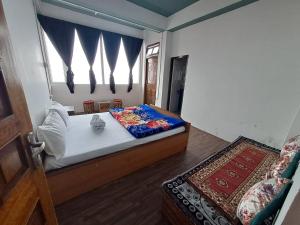 Great Eastern Valley Residency