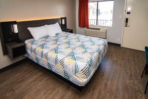Queen Room room in Motel 6-Ft. Pierce FL