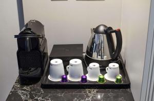 Junior Suite room in DoubleTree by Hilton Swindon Hotel