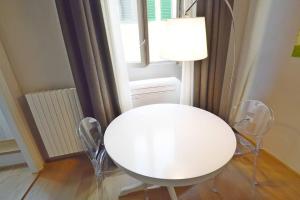 Keys of Italy - Albero 15 - Big and Small apt by Train station 2nd floor