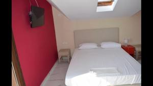 KYPRIOTIS LEONIDAS APARTMENTS