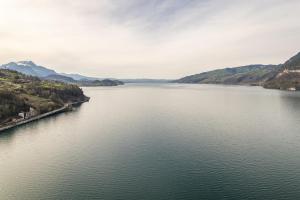 Bijou Lake Side Panorama - Seeblick und Erholung nahe Interlaken