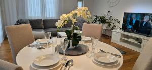 City Center Bright Home