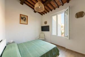 Keys of Italy - Maytreya - Albero 2 - Train station two bedroom flat 2nd floor