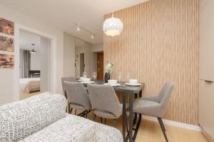 Comfortable Apartment Warsaw Wola & Balcony by Noclegi Renters