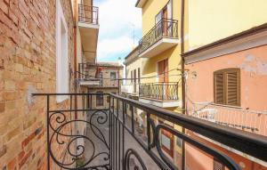 Cozy Apartment In Orsogna With Kitchen