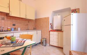 Cozy Apartment In Orsogna With Kitchen