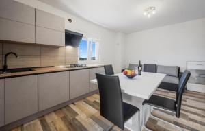 4 Bedroom Stunning Home In Skradin