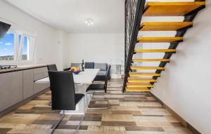 4 Bedroom Stunning Home In Skradin