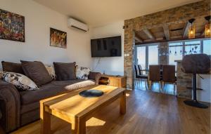 Awesome Home In Aljmas 