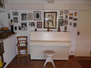 Maisons de vacances Semi-detached provencal farm with swimming pool : photos des chambres