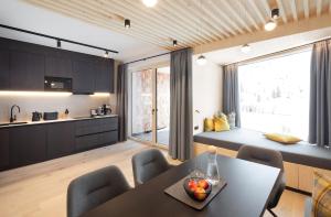Deluxe Apartment with sauna room in Apparthotel Sonne
