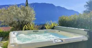 Magic Garden with Jacuzzi-Pool and Luxury Lake Como view - Lenno