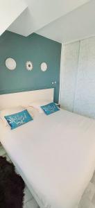 Cosy appartement dans une villa avec piscine, proche du centre et de la mer