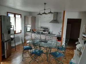 Maison lumineuse quartier calme la barre de monts - لا باريه دي مونت