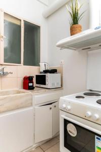 Boutique 52sq apt PLAKA (ΑΤΗ city) wdream patio