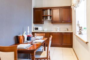 Central apartments 2 x Free Parking x SELF CHECK-IN 24h by H&H