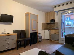 Studio 4 pers avec balcon et WIFI au centre-ville - FR-1-512-278