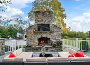 Beautiful Equestrian Estate home w/ Hot Tub! - Batavia