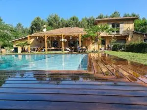 Propriété entre forêt et océan - Le Temple