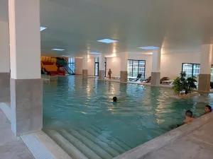 Camping Paradis La Marmotte - 屈伊朗