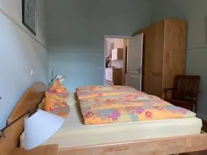 FeWo mit 2 Schlafzimmern, Wohnküche, Terrasse - Bonn