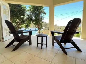Aruanda Apartment - perfect get-away for two at the top of Bequia - Charlestown