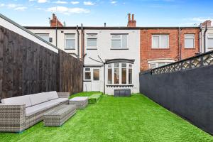 2 Bed Flat - Sleeps 8 - Pets - Parking - Wifi