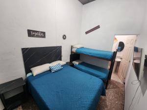 Feathers Hotel & Lounge