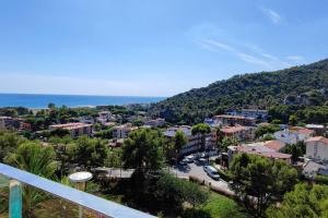 Design Apartment with Sea View