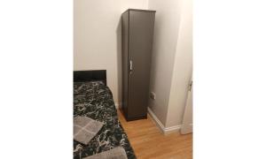 Shortlet Express, Large 4 bedroom house, 2 baths in East Ham