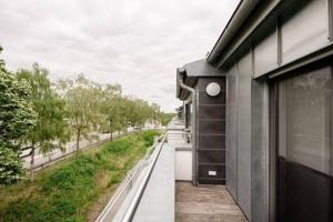 Modern Terrace Home near Luxembourg Airport
