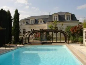 Villa Castalie - Maison de maître, grande piscine et jacuzzi, classée 5 étoiles - Saint-Julien-de-Chédon