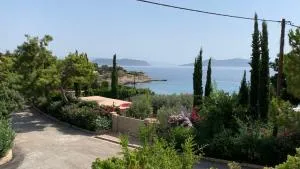 Beautiful summer house 5' from the beach - Loutrá Kounoupélli