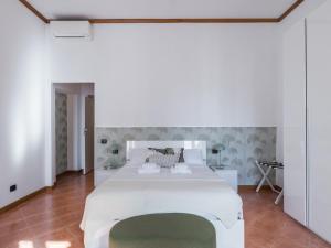 The Best Rent - Three-bedroom apartment near Piazza Barberini