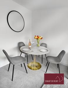 Bracknell 2 Bedroom House Garden Parking