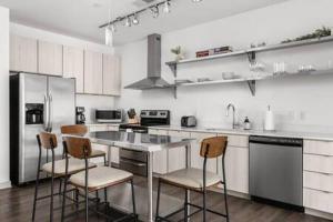 CozySuites 2BR Bottleworks Indianapolis #3