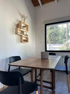 Apartamento hasta 4 personas con jardin, parrilla y, estacionamiento gratuito Ubicado cerca de la ciudad y, a 20 minutos del cerro Catedral