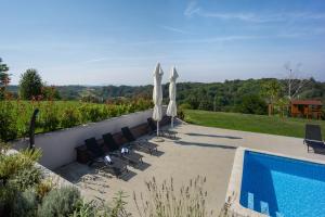 Casa Cielo, new modern villa with outdoor pool 