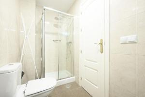 Capitan, 1 bedromm, city center & beach by 10TSea