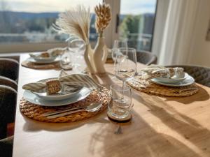 Feldbergblick mit Schwimmbad und Sauna