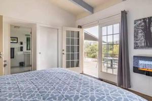 Black Bear Haven Hot tub Pool table BBQ Darts