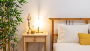 Cozy Downtown Apartment by Unique Hosts