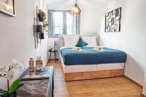 Neu! UPPER ROOM Industrial Loft Domizil mit Dachterrasse & Ausblick