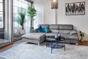 Neu! UPPER ROOM Industrial Loft Domizil mit Dachterrasse & Ausblick