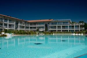 Garda Lake Luxury Life