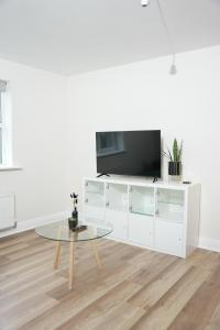 Stylish Pride Park DERBY Apartment - Free WIFI, Parking